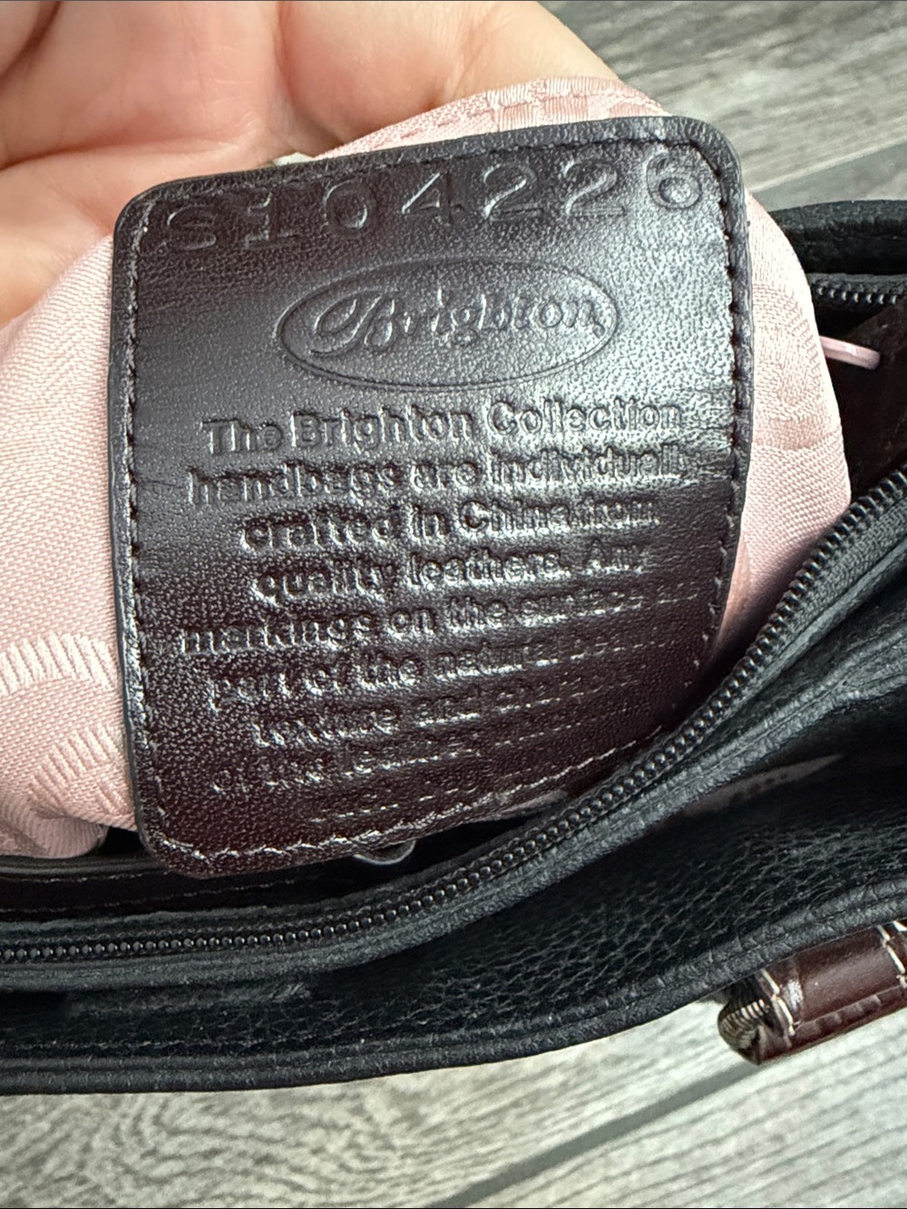 Vintage BRIGHTON Black Pebbled Leather Tote with Brown Croc Trim and Heart Charm - Picture 7 of 8